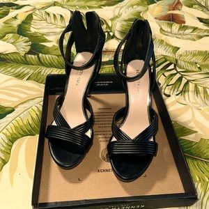 Black Kenneth Cole Heel
